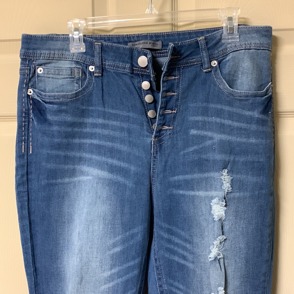 Jeans - Picture 2 of 8